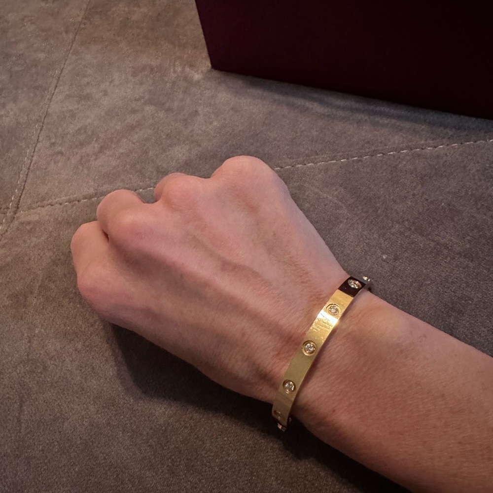 Size 16 used bracelet. This comes completely apart and has scratches from wear.